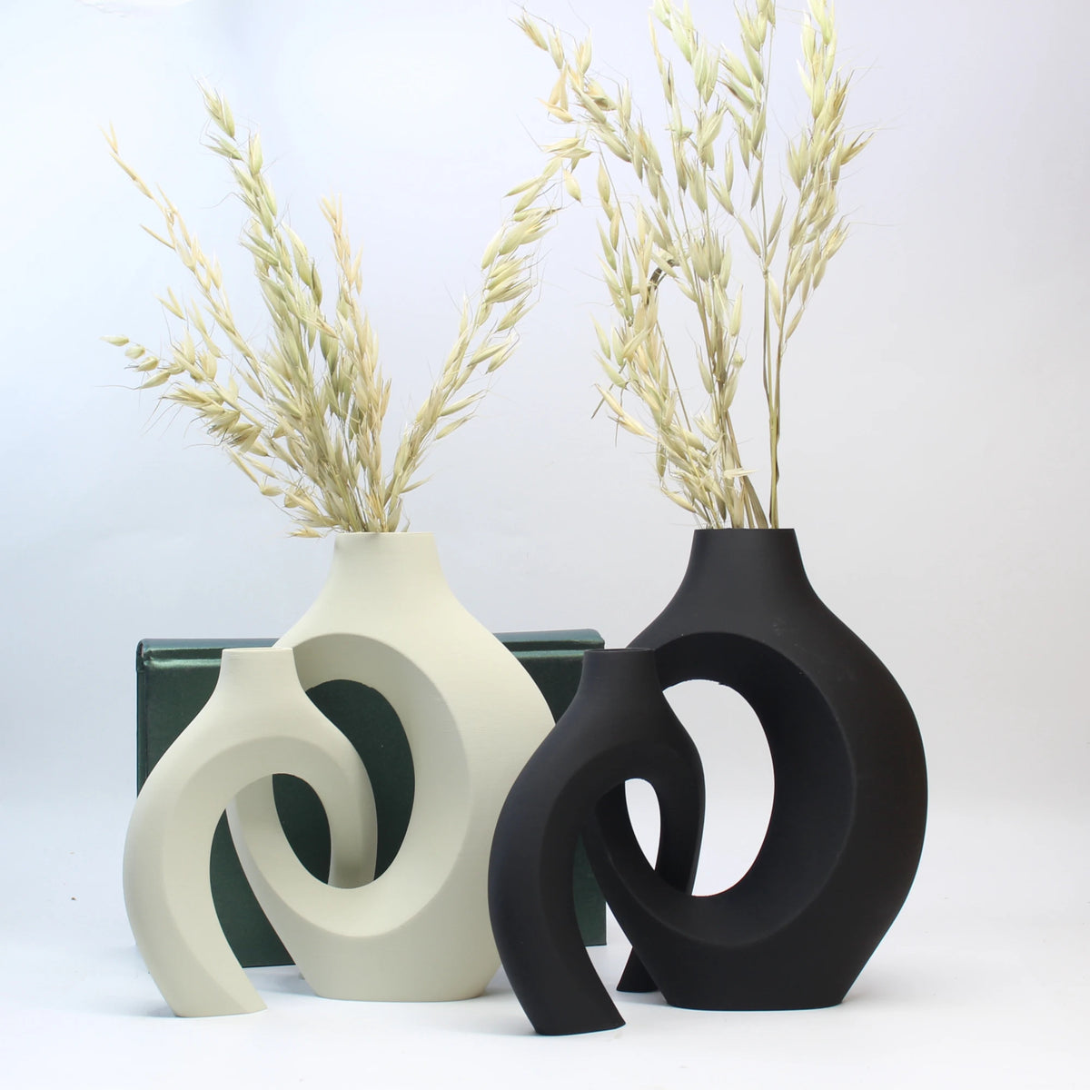 A Set of Hugging Vase Ornaments,